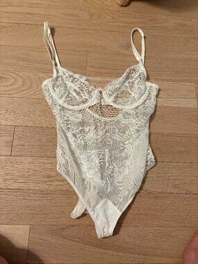 Gooseberry Intimates Lace Bodysuit White Size M